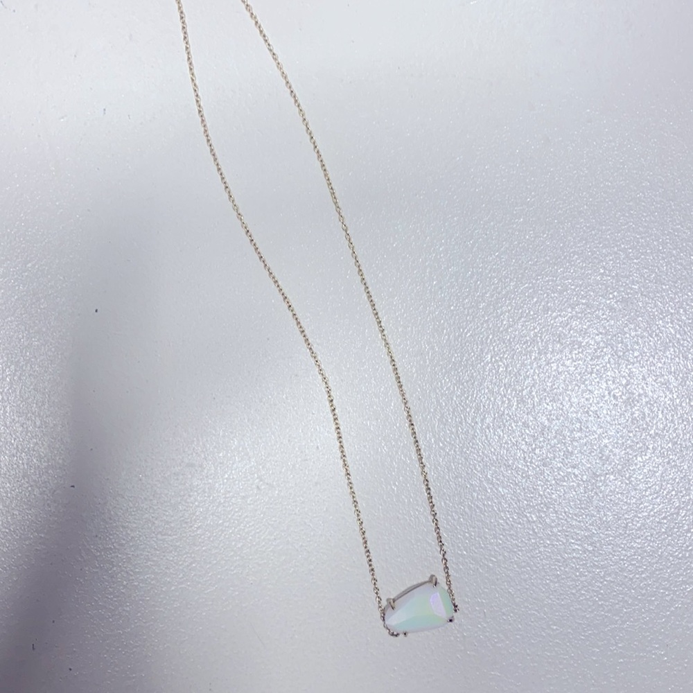 Kendra scott white necklace
